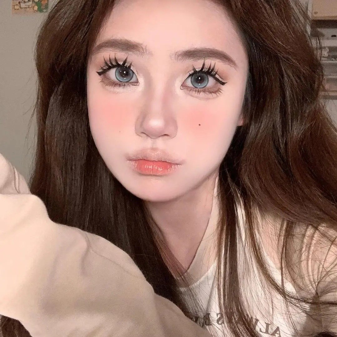 Ice Sea Salt Coloured Lenses - Image 3