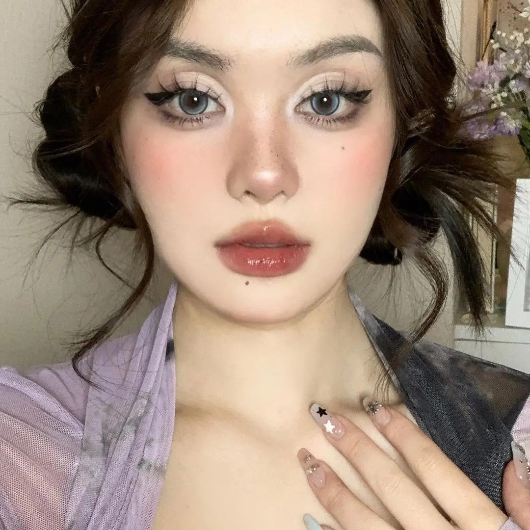 Ice Sea Salt Coloured Lenses - Image 4