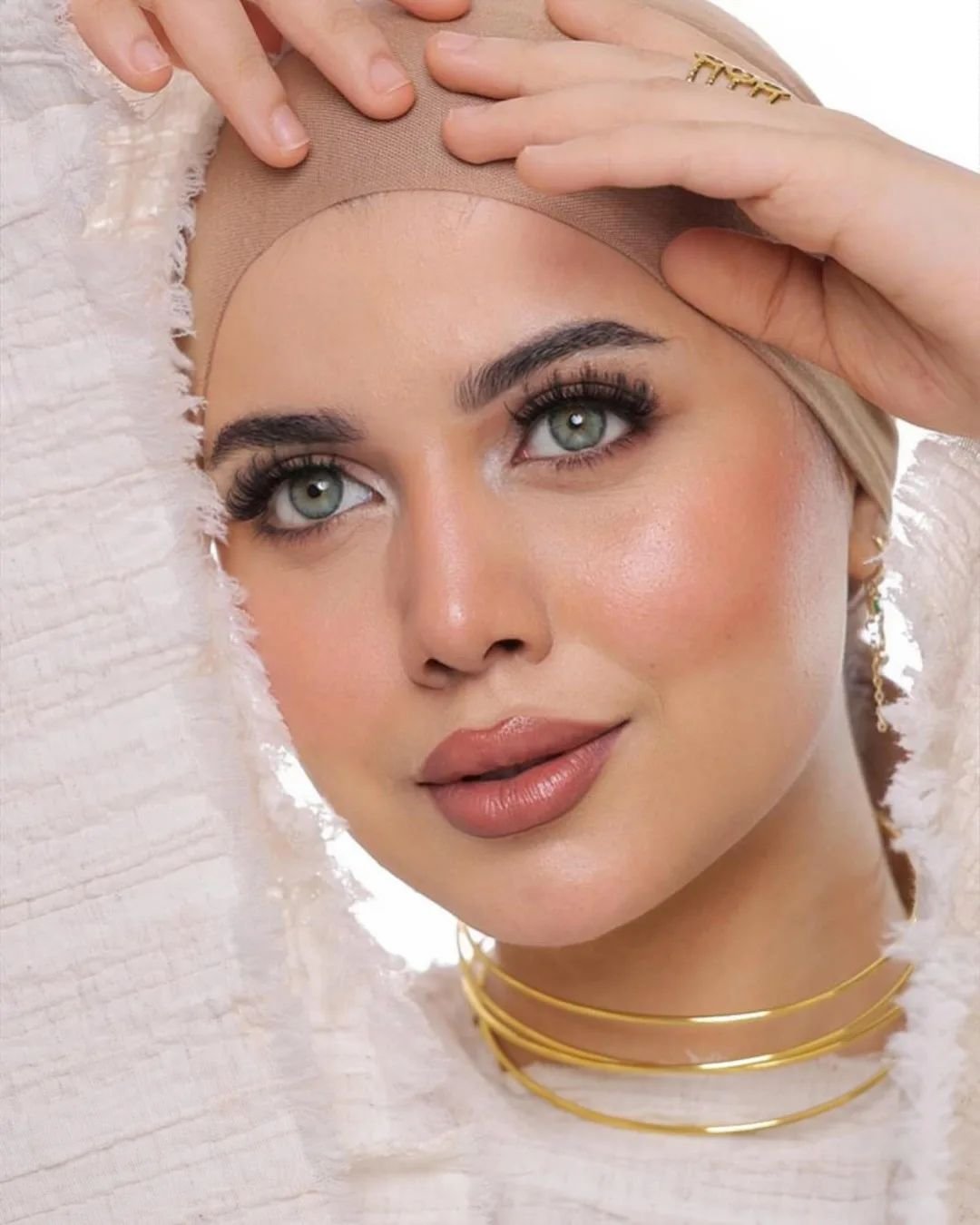 Siri Green Coloured Lenses - Image 3