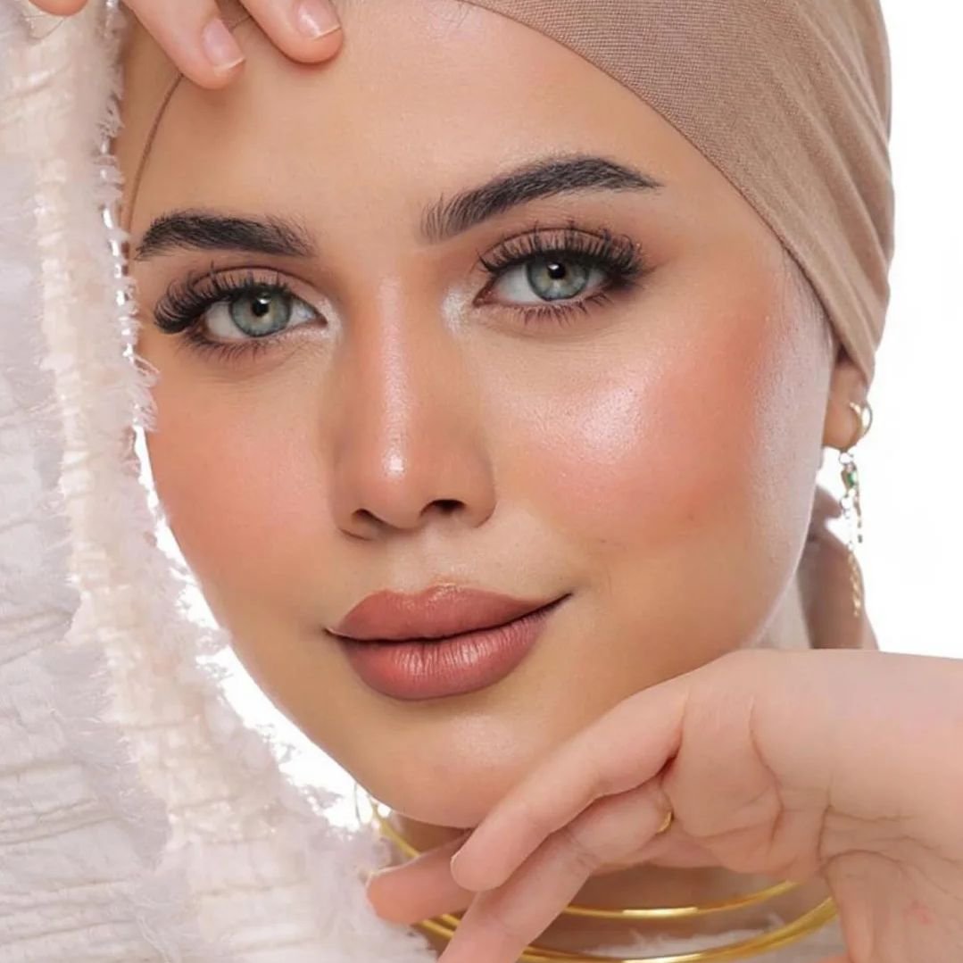 Siri Green Coloured Lenses - Image 2